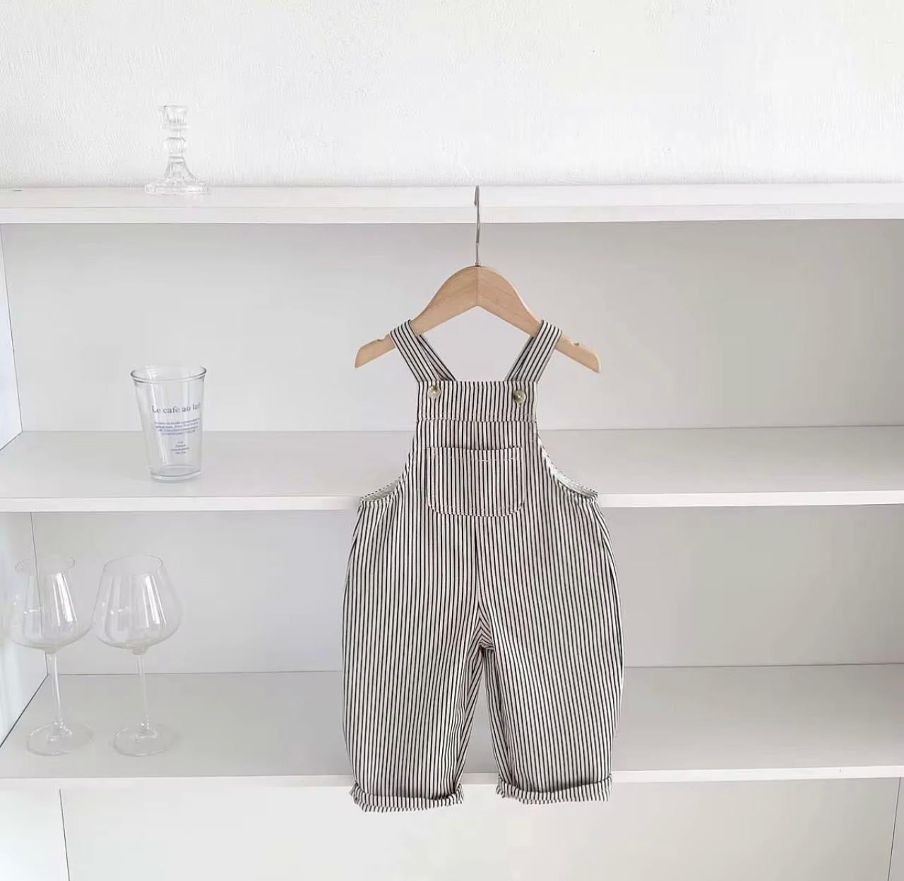 soft jeans overall available in 3 colors from 1 to 7 years