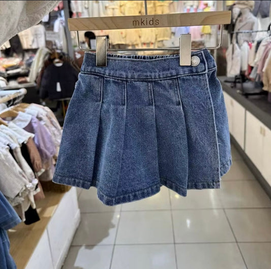 little girl , nice girl
