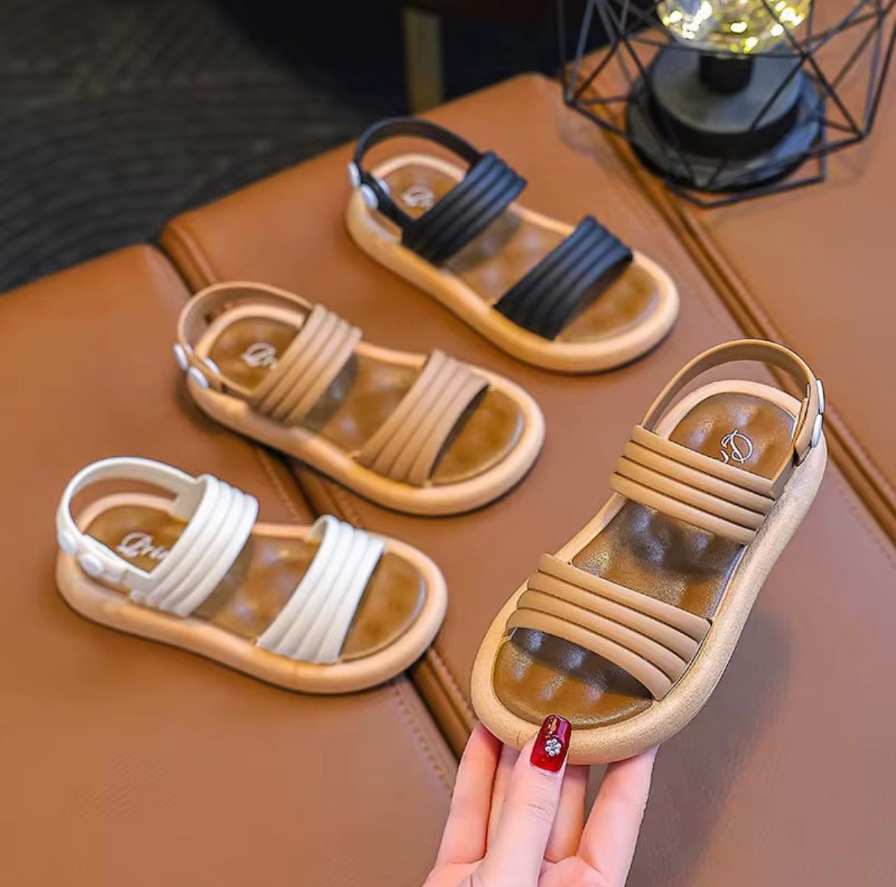 Pretty toes, sunny days 🌸👡🌷Girls Style